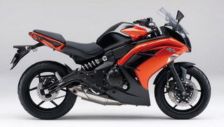 2014-Kawasaki-Ninja-400-right-side.jpg